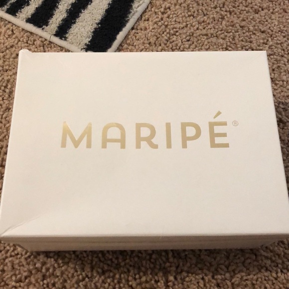 Beautiful high heels perfect for a dressed event - Picture 1 of 4